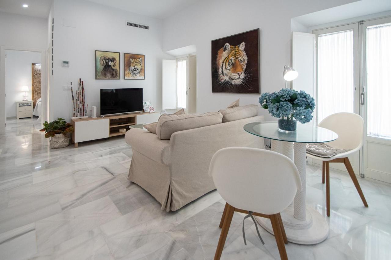 Animalia Apartment Cadiz